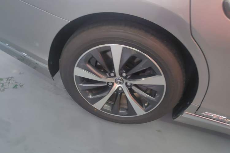 Used Lexus LS 2021 500h Excellence Edition Right Rear Wheel Hub