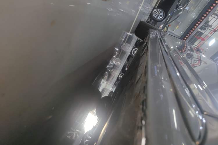 Used Lexus LS 2021 500h Excellence Edition Right Side Sill