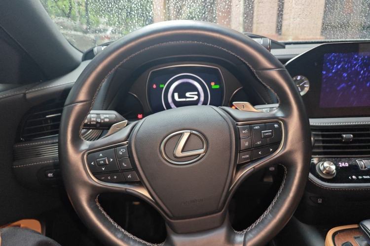 Used Lexus LS 2021 500h Excellence Edition Steering Wheel