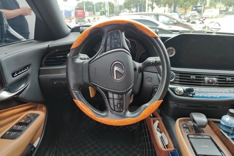 Used Lexus LS 2021 500h Excellence Edition Steering Wheel