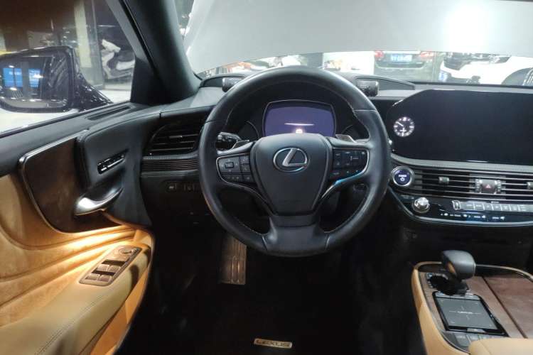 Used Lexus LS 2021 500h Excellence Edition Steering Wheel
