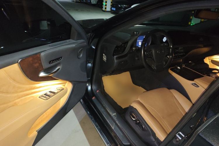 Used Lexus LS 2023 500h Excellence Edition Driver Seat