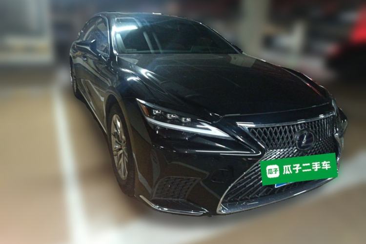 Used Lexus LS 2023 500h Luxury Edition Front Right 45 Deg