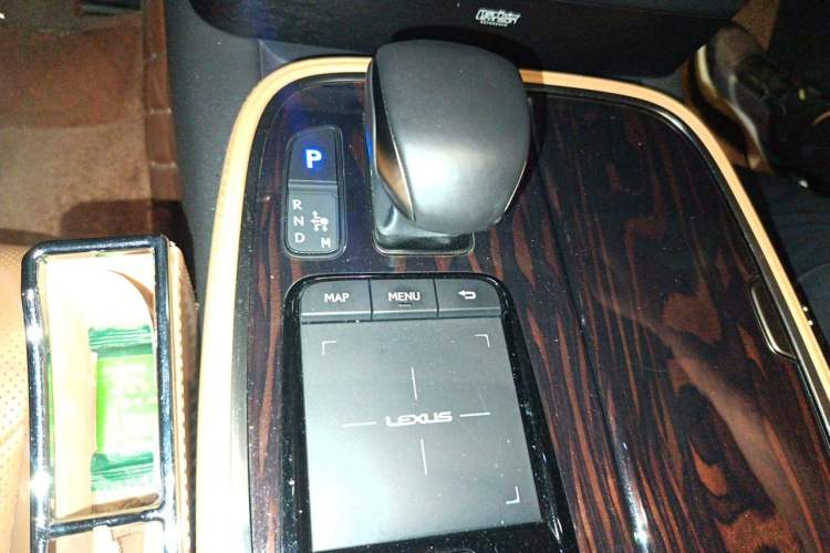 Used Lexus LS 2023 500h Luxury Edition Gear Lever