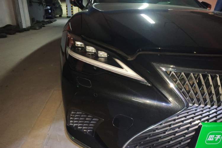 Used Lexus LS 2023 500h Excellence Edition Right Front Headlight