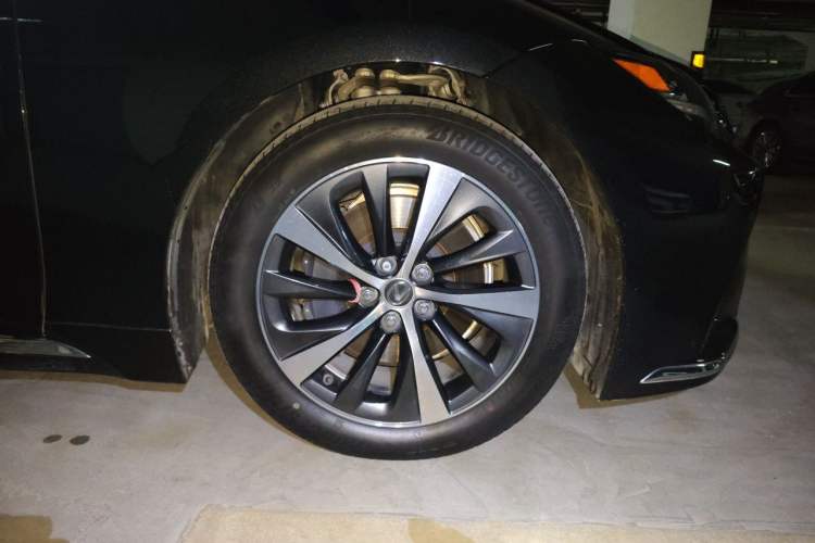 Used Lexus LS 2023 500h Excellence Edition Right Front Wheel Hub