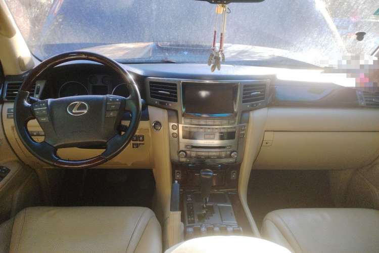 Used Lexus LX 2009 570 Center Console