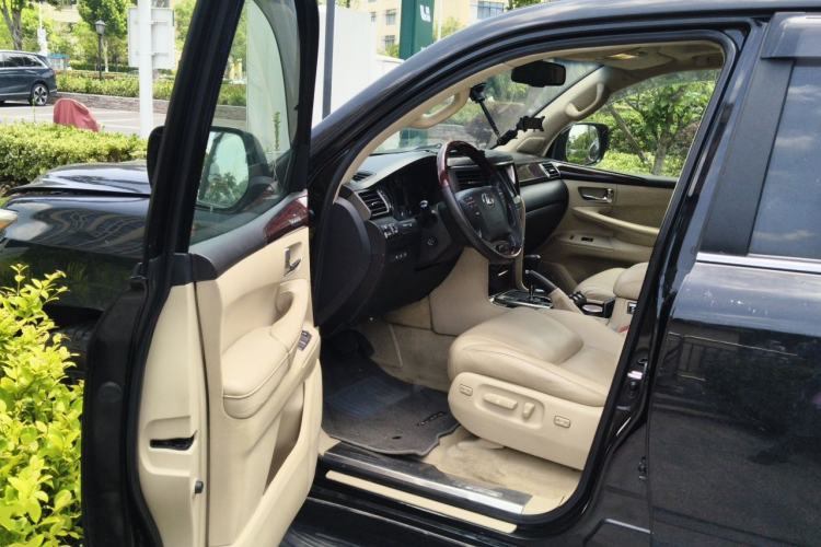 Used Lexus LX 2009 570 Driver Seat