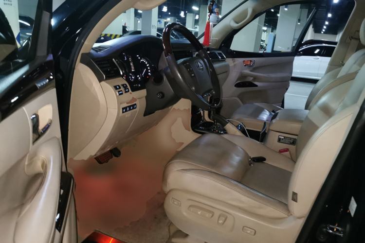 Used Lexus LX 2009 570 Driver Seat