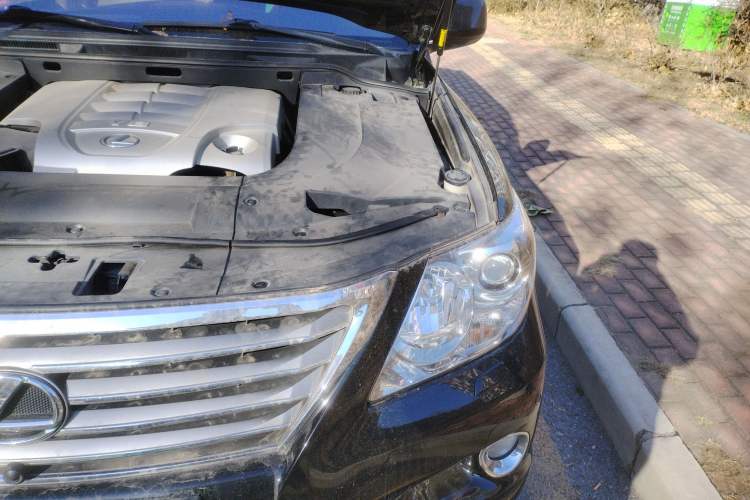 Used Lexus LX 2009 570 Engine Bay Left
