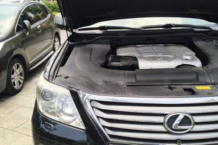 Used Lexus LX 2009 570 Engine Bay Right