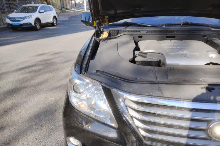 Used Lexus LX 2009 570 Engine Bay Right