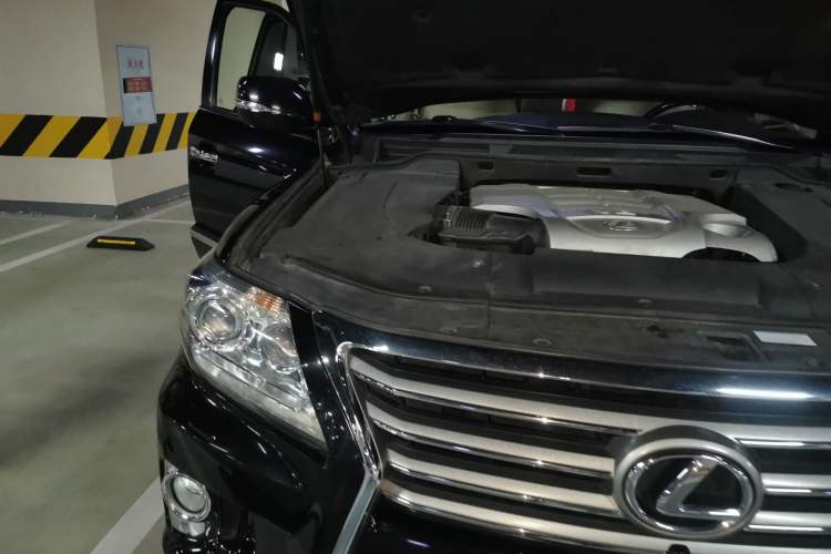 Used Lexus LX 2009 570 Engine Bay Right