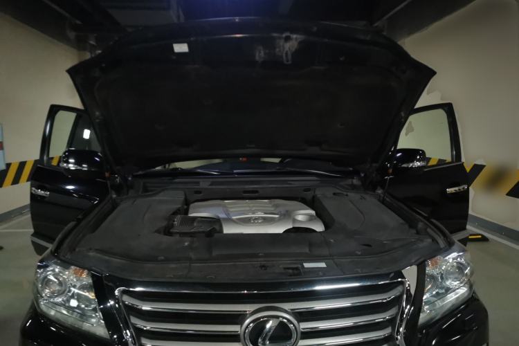 Used Lexus LX 2009 570 Engine Bay