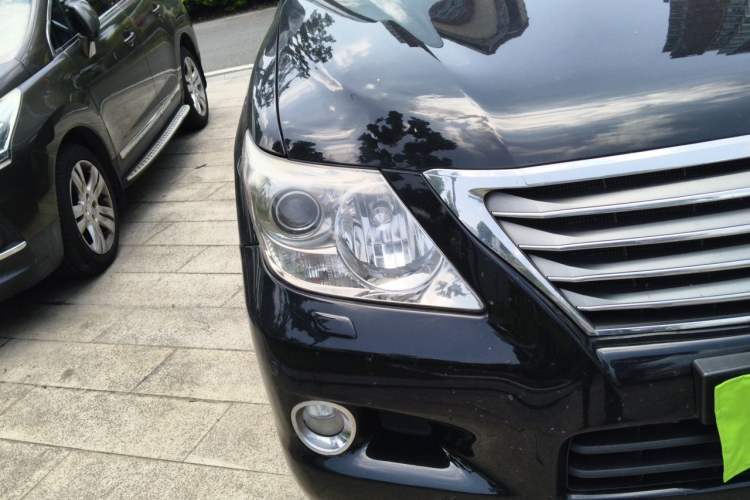 Used Lexus LX 2009 570 Right Front Headlight
