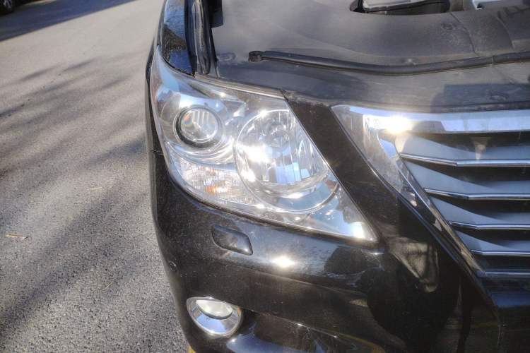 Used Lexus LX 2009 570 Right Front Headlight
