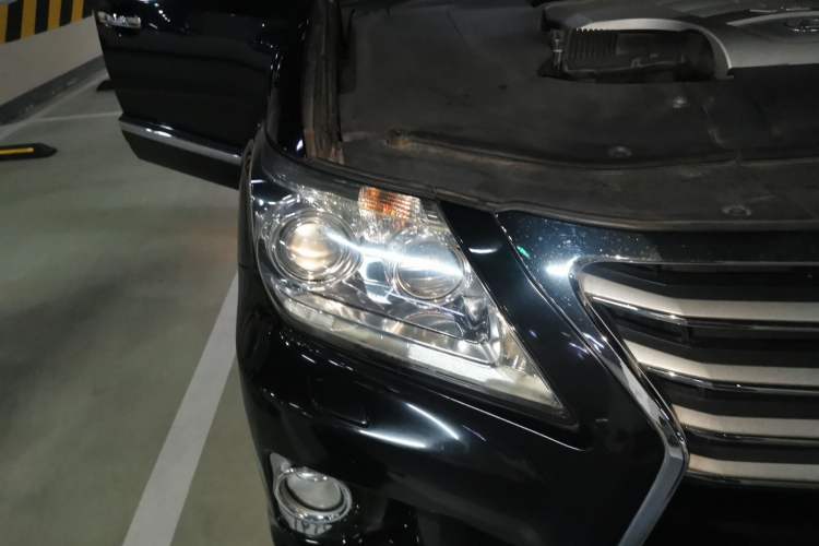 Used Lexus LX 2009 570 Right Front Headlight