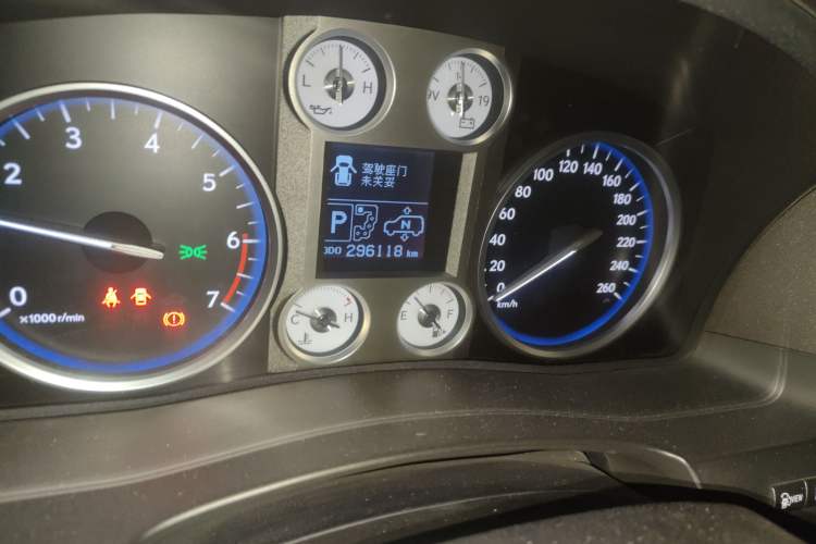 Used Lexus LX 2009 570 Odometer Close Up