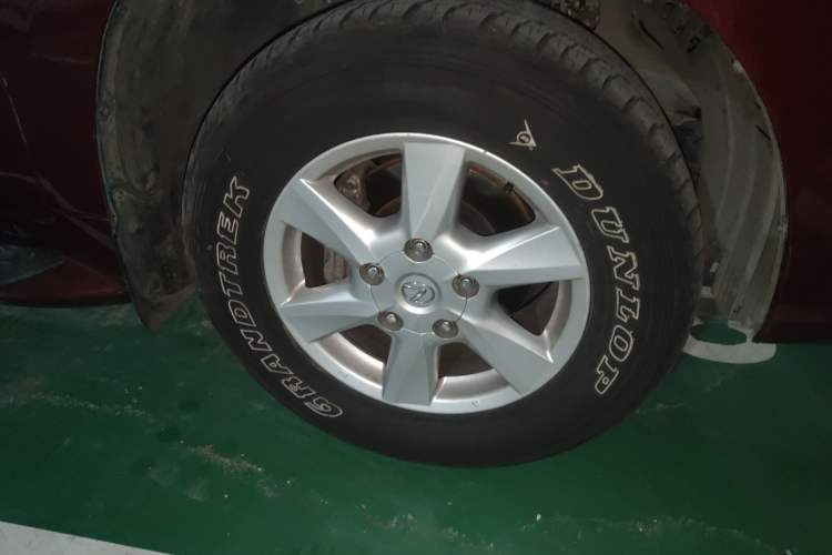Used Lexus LX 2009 570 Right Front Wheel Hub