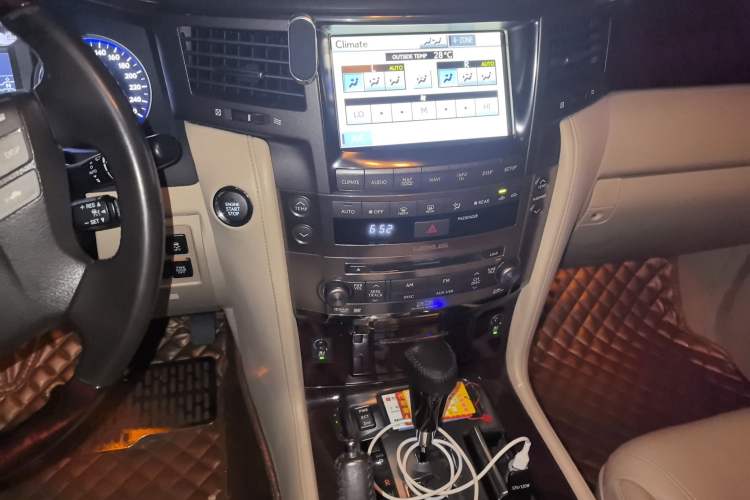 Used Lexus LX 2009 570 Audio And AC Panel