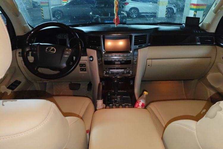 Used Lexus LX 2009 570 Center Console