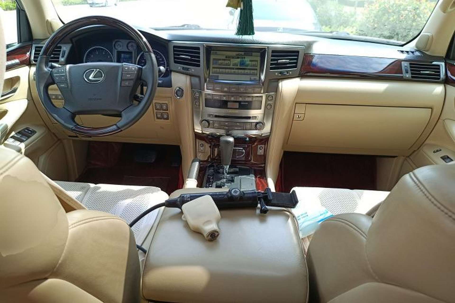 Used Lexus LX 2009 570 Center Console