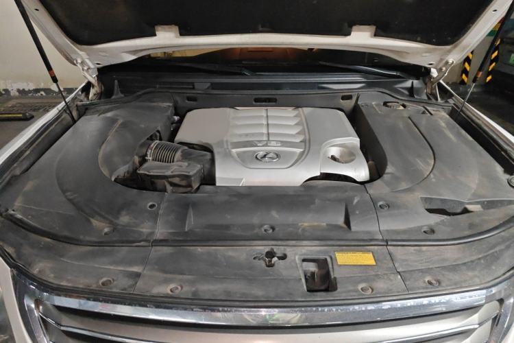 Used Lexus LX 2009 570 Engine Bay