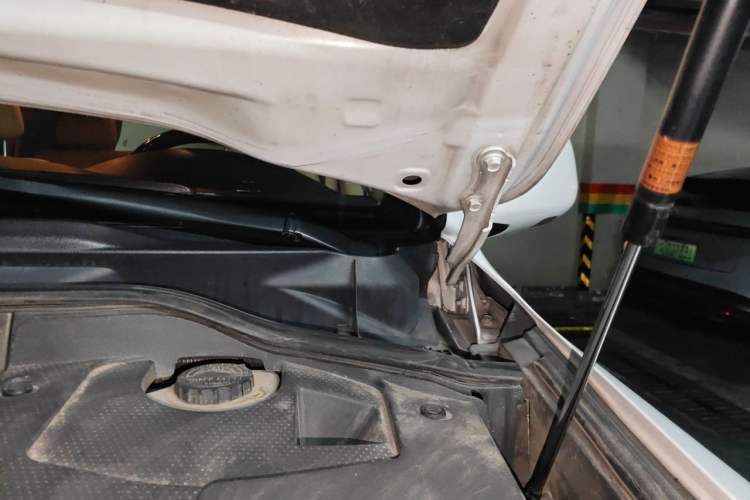 Used Lexus LX 2009 570 Engine Bay Left
