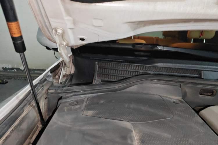 Used Lexus LX 2009 570 Engine Bay Right
