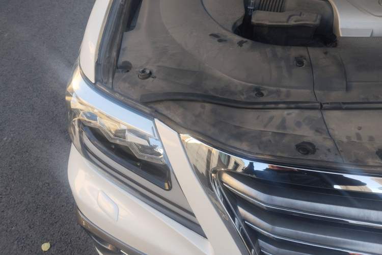 Used Lexus LX 2009 570 Engine Bay Right