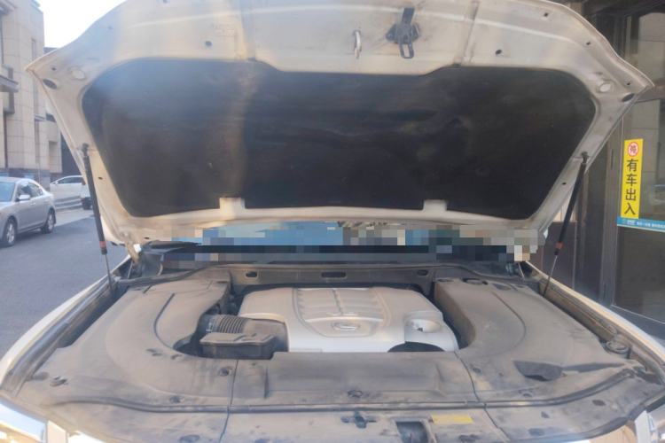 Used Lexus LX 2009 570 Engine Bay