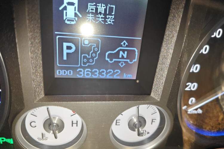 Used Lexus LX 2009 570 Odometer Close Up