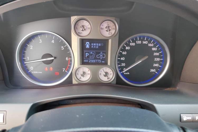Used Lexus LX 2009 570 Odometer Close Up