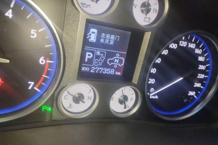 Used Lexus LX 2009 570 Odometer Close Up