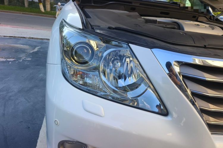Used Lexus LX 2009 570 Right Front Headlight