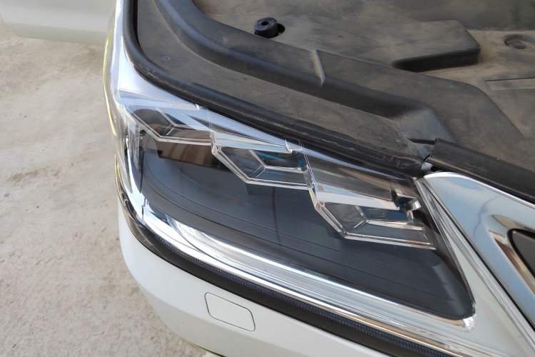 Used Lexus LX 2009 570 Right Front Headlight