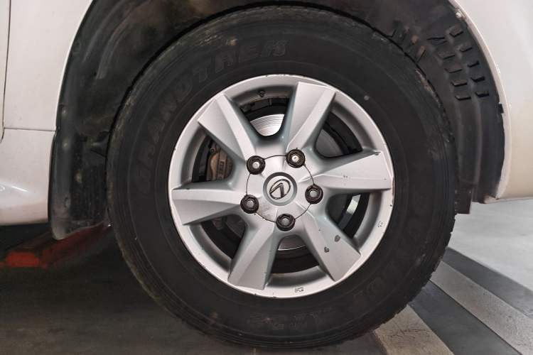 Used Lexus LX 2009 570 Right Front Wheel Hub