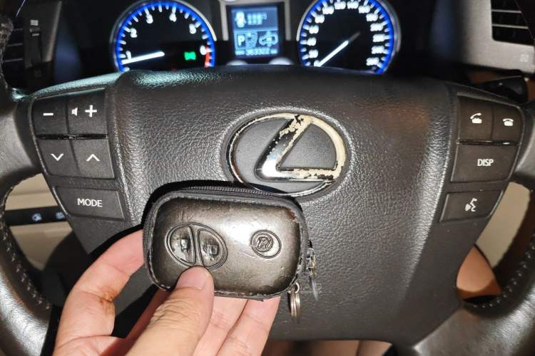 Used Lexus LX 2009 570 Vehicle Key