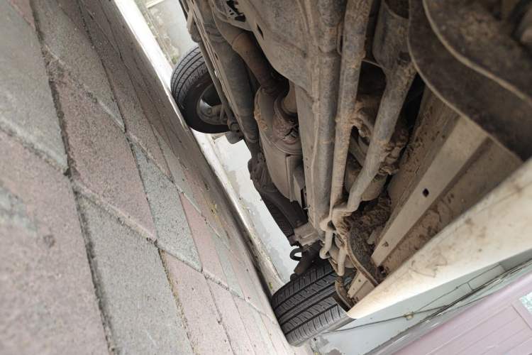 Used Lexus LX  Chassis Front Left