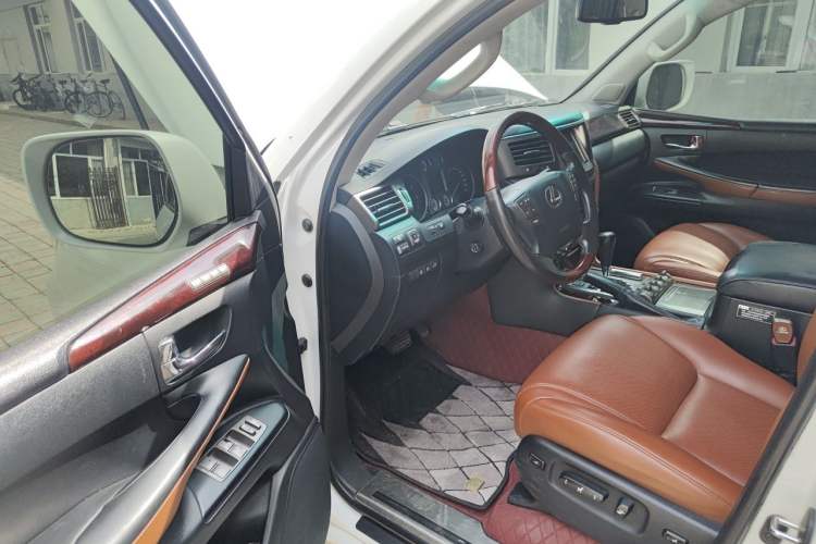 Used Lexus LX  Driver Seat
