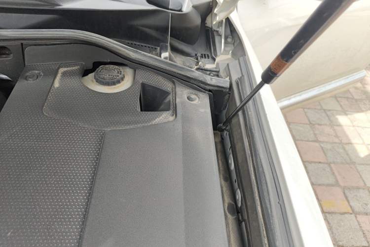 Used Lexus LX  Engine Bay Left