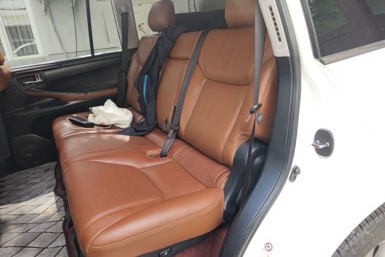 Used Lexus LX  Left Rear Seat