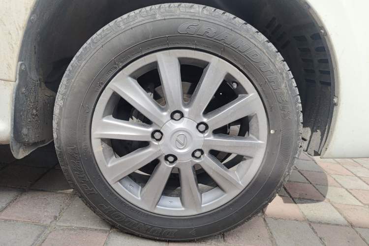 Used Lexus LX  Right Front Wheel Hub