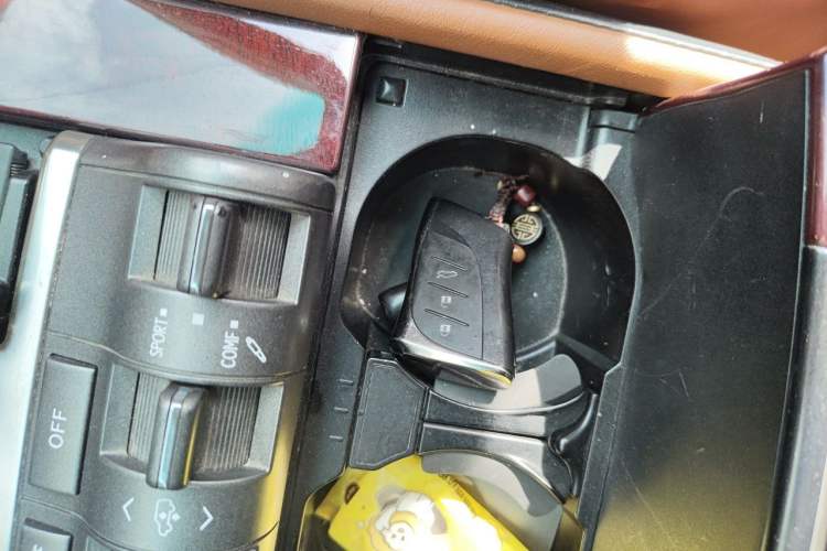 Used Lexus LX  Vehicle Key