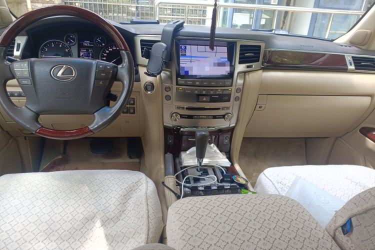 Used Lexus LX 2012 570 Center Console