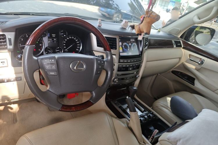 Used Lexus LX 2012 570 Center Console