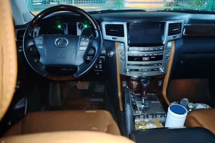 Used Lexus LX 2012 570 Center Console