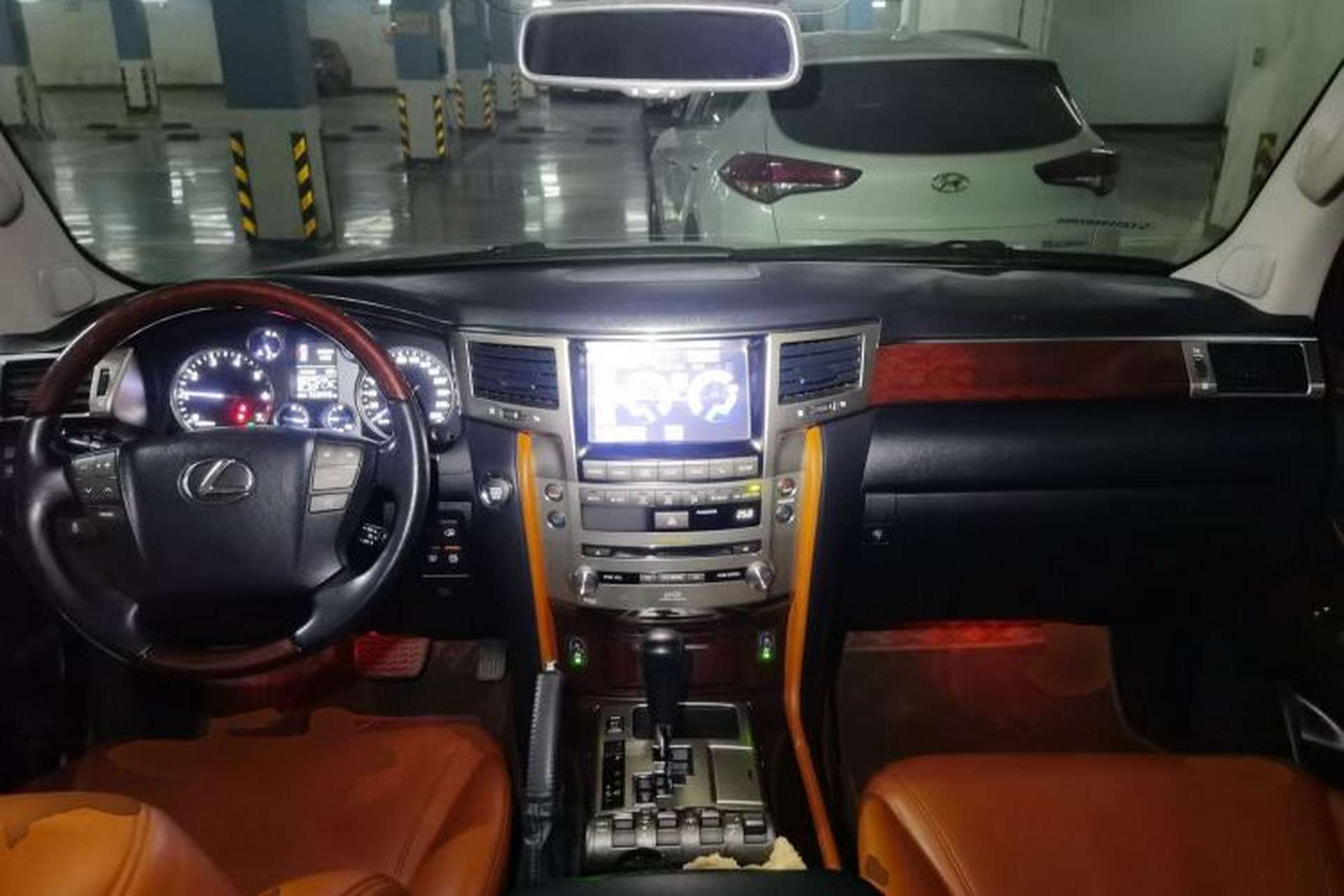 Used Lexus LX 2012 570 Center Console