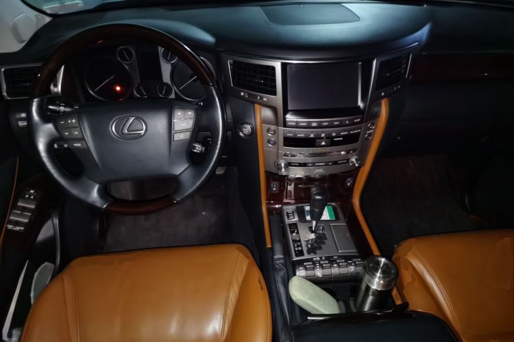 Used Lexus LX 2012 570 Center Console
