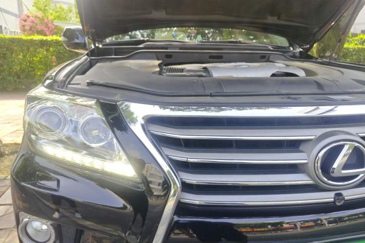 Used Lexus LX 2012 570 Engine Bay Right